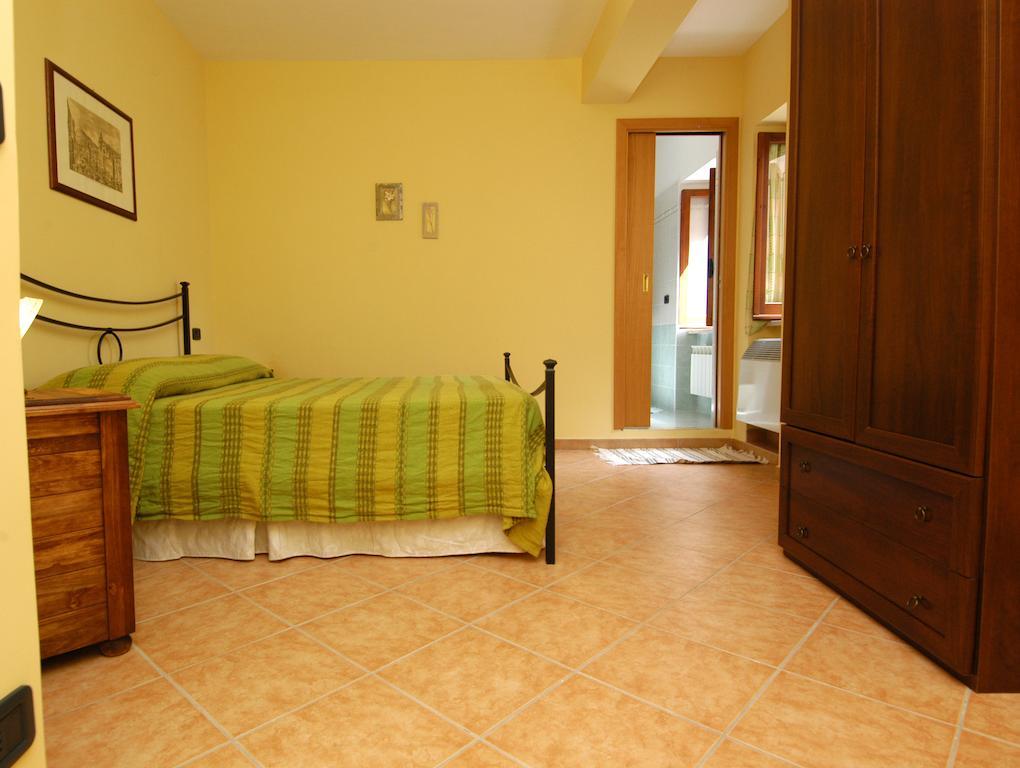 L'Antipapa Hotel Fondi Cameră foto