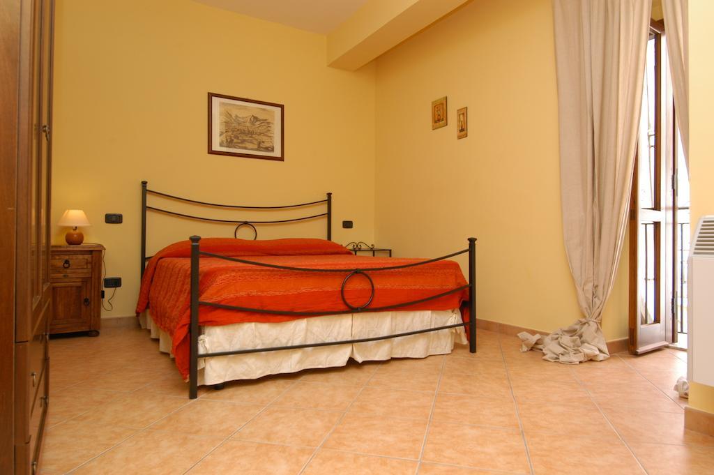 L'Antipapa Hotel Fondi Cameră foto